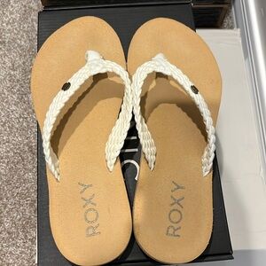 Women’s Roxy Flip Flops in size 8